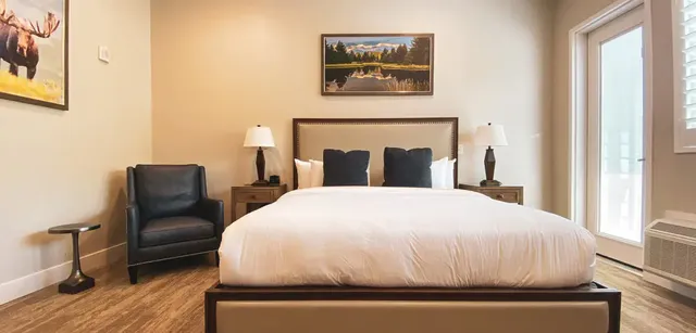 Huff House Inn and Cabins