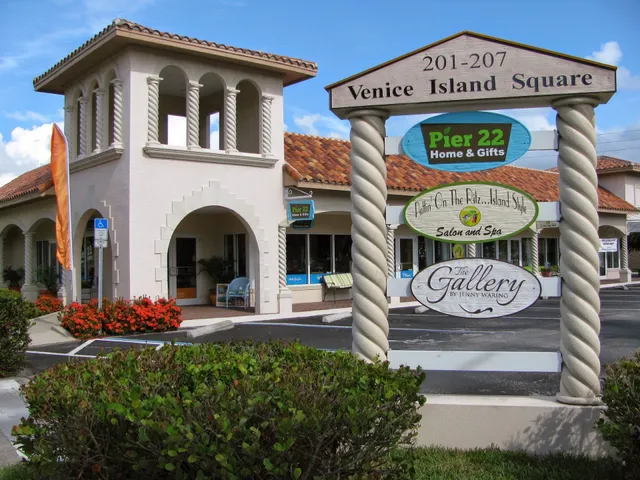 Pier 22 Home Decor and Furnishings