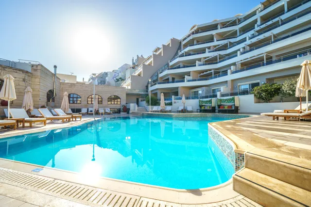 Macaris Suites & Spa