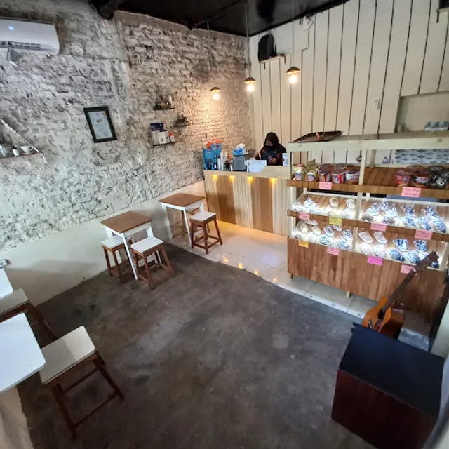 BERPANDANG COFFEE & BREAD