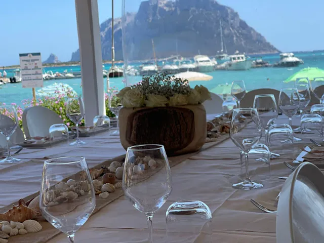 AQA21 Cooking, Cocktails & Boutique Complex