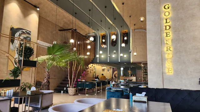 رستوران گلدن رز