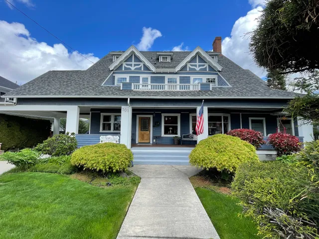 Maxwell House Bed & Breakfast