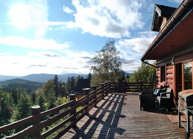 Chata w Beskidach Pcim (Mountain Cabin)