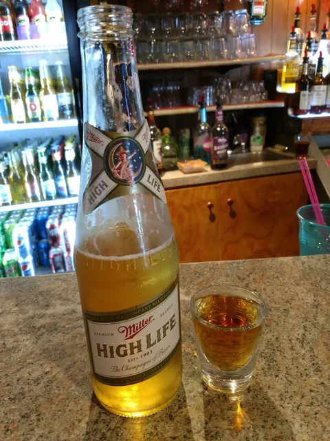 Sylvester's Bar and Lounge