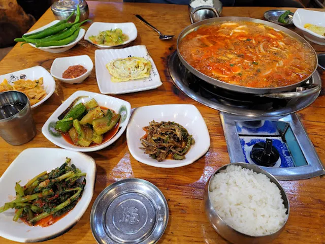 문가네생고기부대찌개