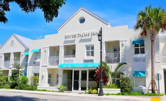 Silver Palms Inn