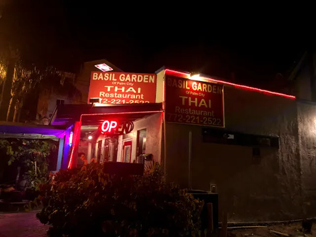 Basil Garden of Stuart