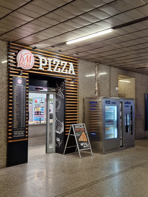 KM Pizza vestibul metra Vysočanská