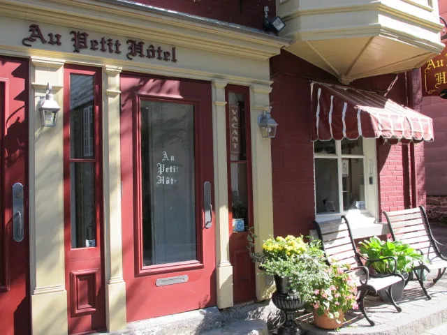 Au Petit Hôtel