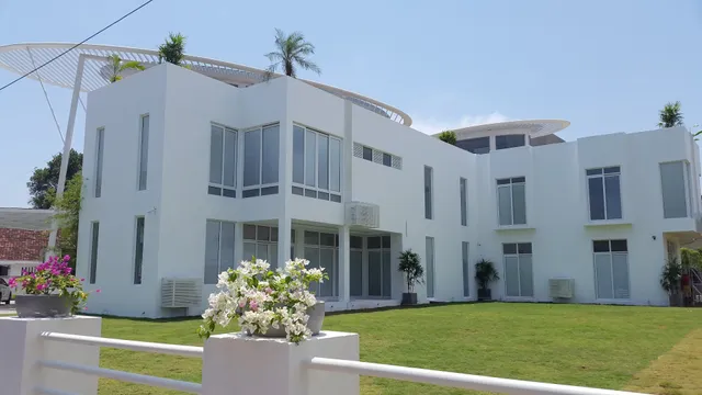 Avenra Dynasty Residence