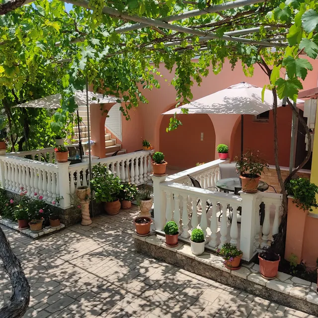 Nikolaou Thomas House