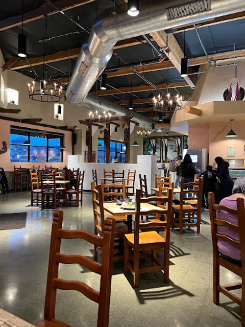 Dos Coyotes Border Cafe