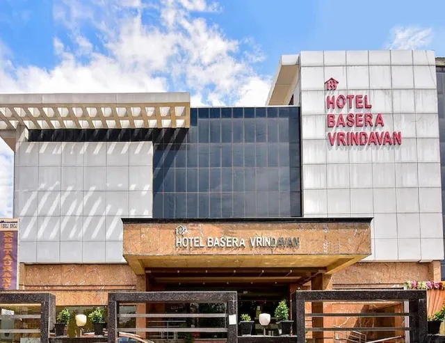 Hotel Basera Vrindavan