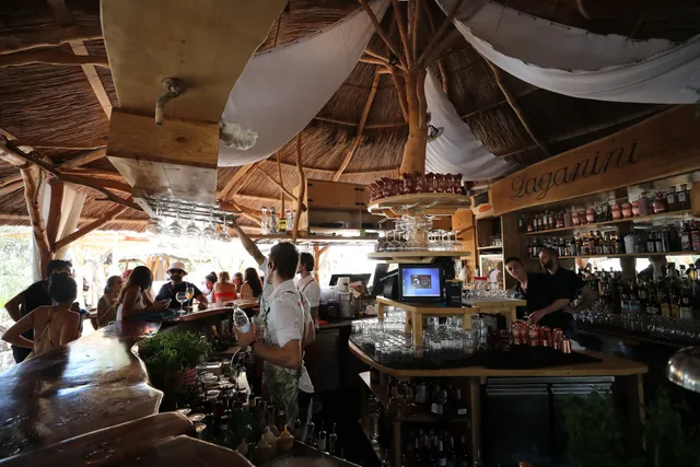 Laganini Lounge bar & Fish house