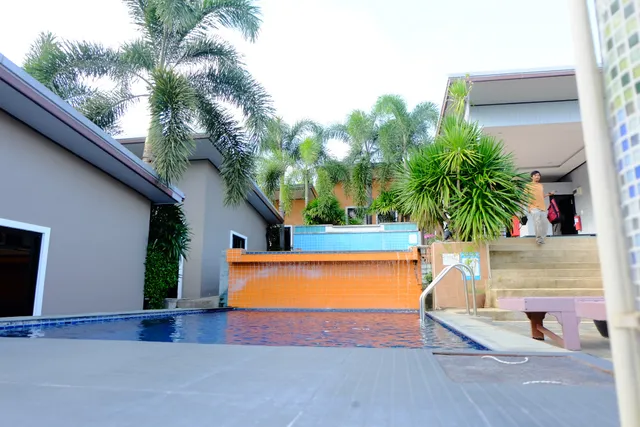 Nai Han Paradise Boutique