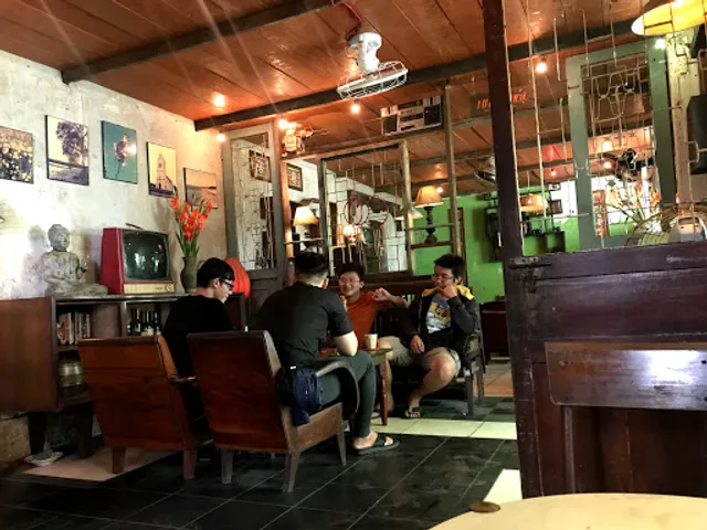 Lão Hạc Quán - Bà Điểm