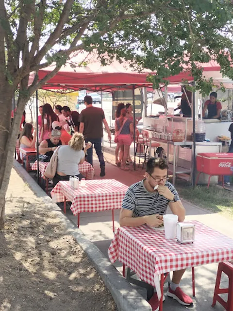 Tacos de Asada Los Nachos