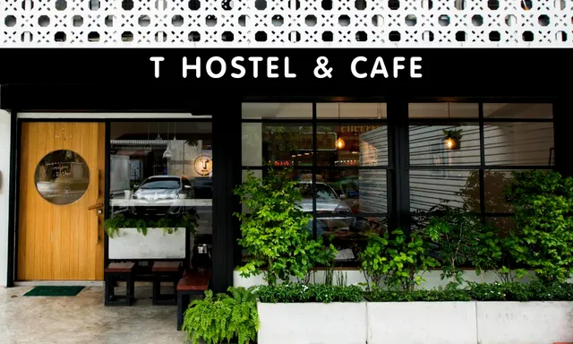 T Hostel Victory Monument