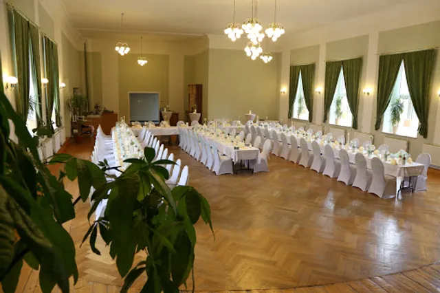 Gasthof und Hotel „Roter Hirsch“