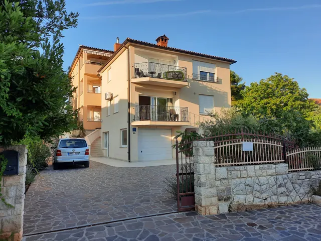 Apartments Villa Karmen