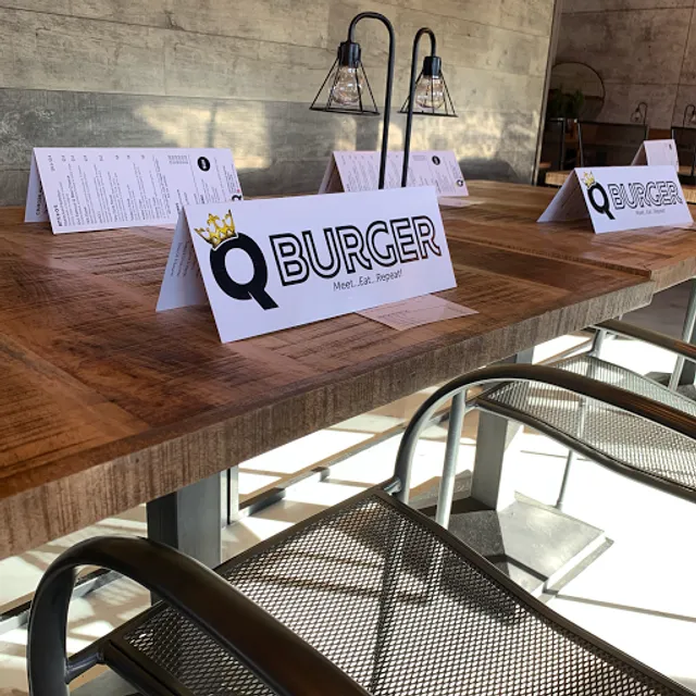 Q Burger•Restaurant