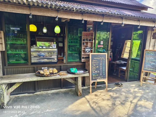 Mae Klang Luang Coffee House