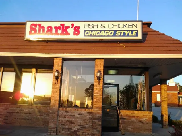 Shark's Fish & Chicken Chicago Style