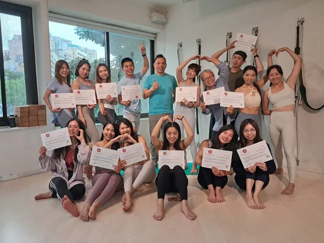 瑜珈境 仁愛教室 Sivananda Yoga Studio REN-AI