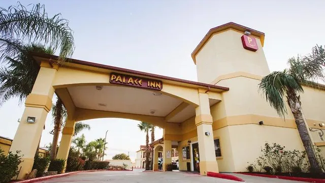 Palace Inn Hwy 6 North & Clay Rd