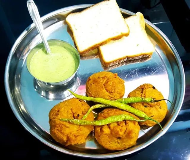 Kolhapuri misal & snacks center