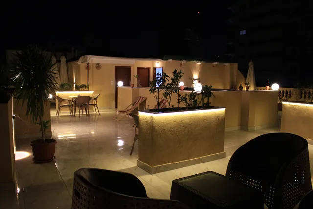 DISCOVER Pyramids inn