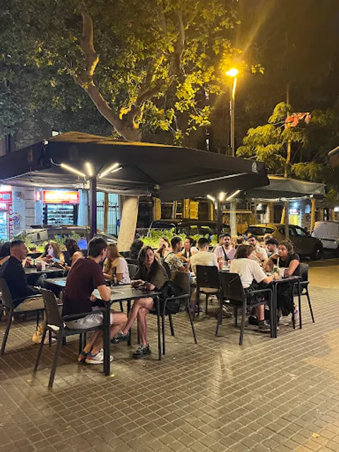 Sense Nom Bar: Burgers, tapas, cocteles y copas