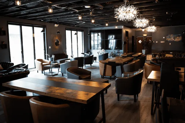 The Estate Restaurant & Lounge