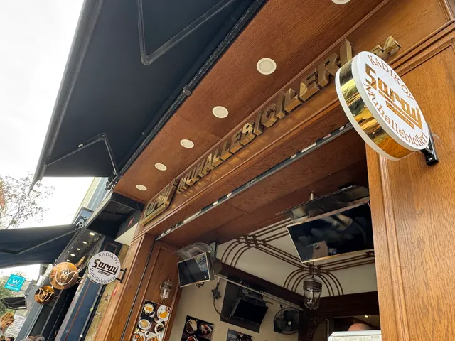 Kadıköy Saray Muhallebicisi