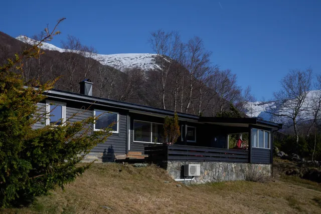 Cafe - Camping - Caravan - Cabins