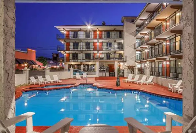 Americana Inn a Travelodge by Wyndham