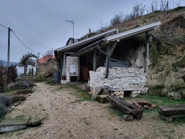 Kakukkfű Barlang-Vendégház