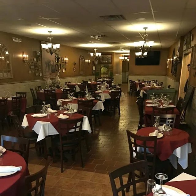 La Famiglia Ristorante, Pizzeria & Catering