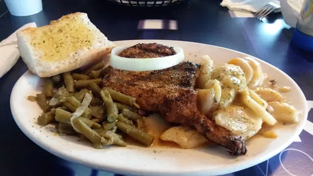 Sidelines Bar & Grill