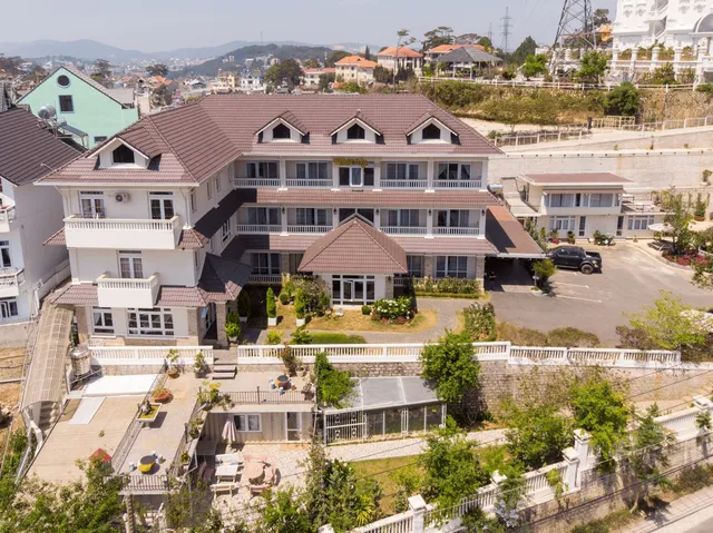 Khách sạn Nhật Vy