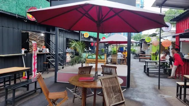 Food Court Container Raden Saleh