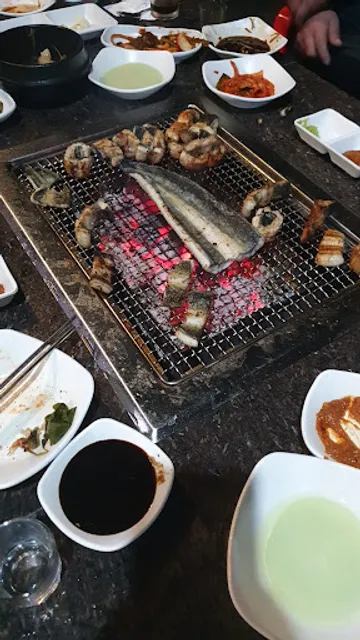 명품장어가(숯불장어소금구이)