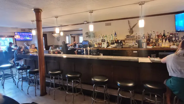 Ricky's Double Barrel Inn