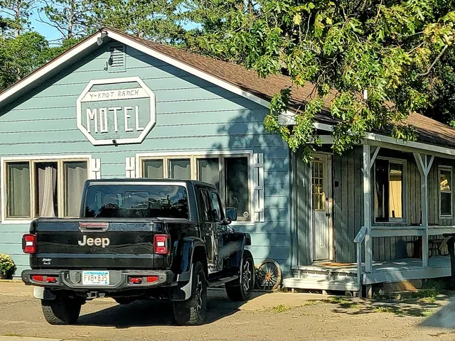 Y Knot Ranch Motel