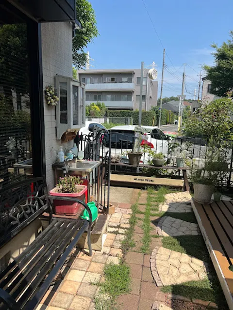 カフェ 橙色 ペコ