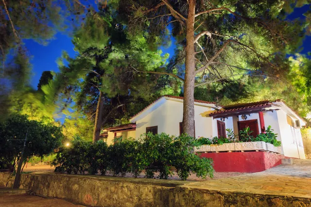 Alykes Park Bungalows & Apts