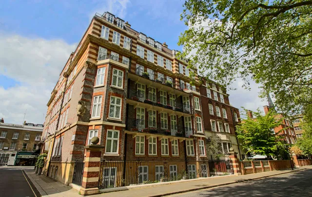 The Wellington Hotel London (FKA The Rochester)