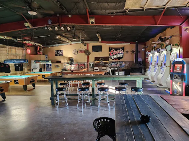 MacGyver's Food and Spirits