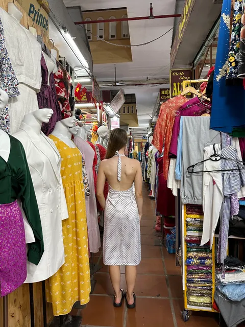 Thuỳ Hương 27 tailor